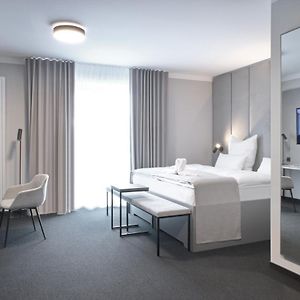 Zimmer mit Kingsize-Bett